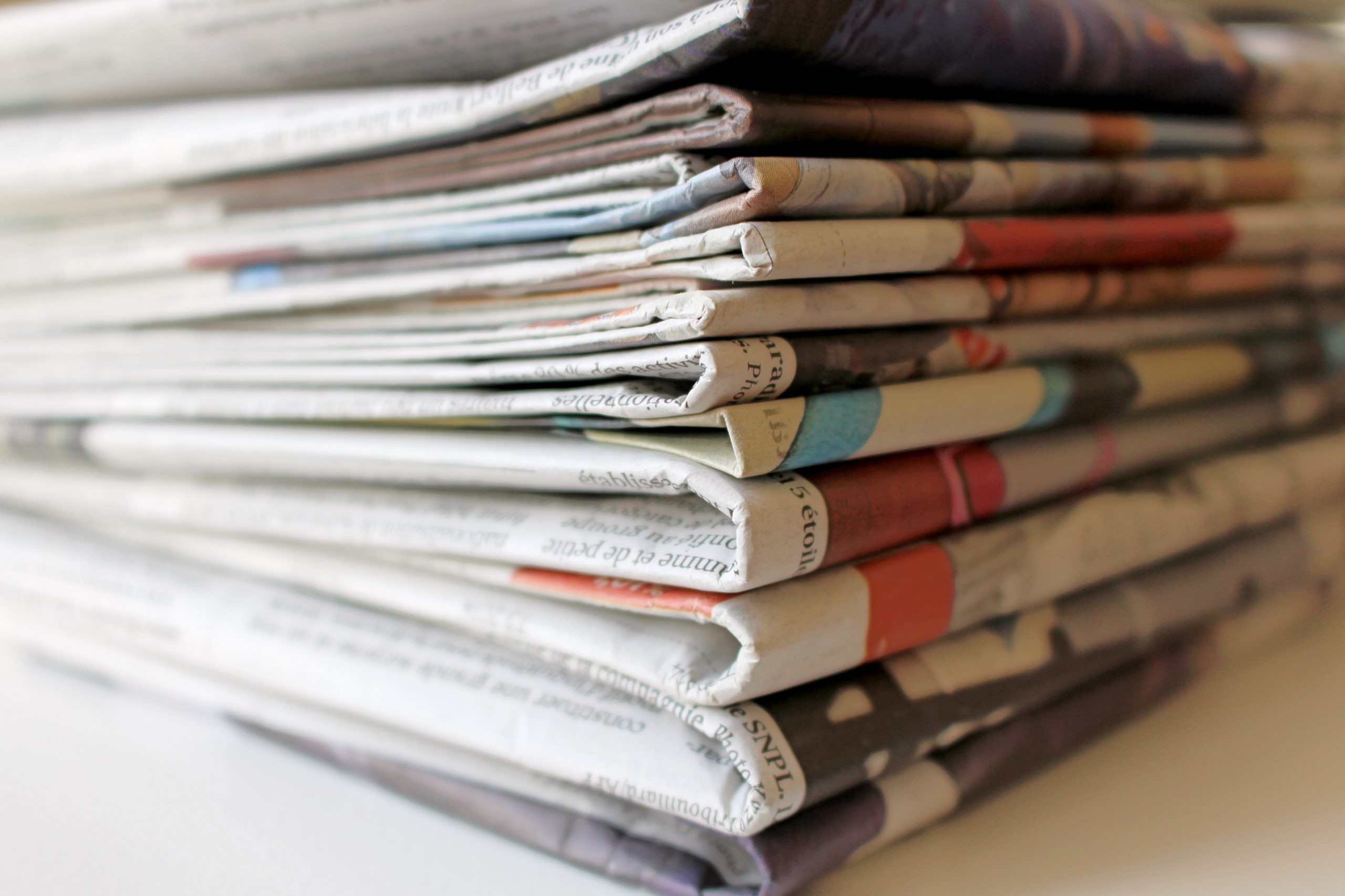 Dépôt légal : allègement des obligations de dépôt pour les journaux et écrits périodiques à diffusion nationale